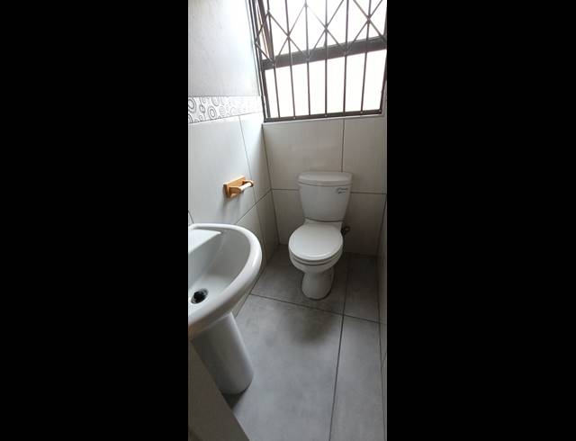 4 BEDROOM DUPLEX TO LET IN MODEL PARK
